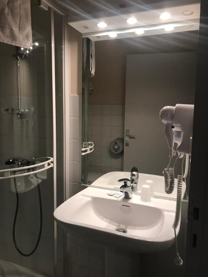 Hotel Du Centre Gueugnon Dış mekan fotoğraf