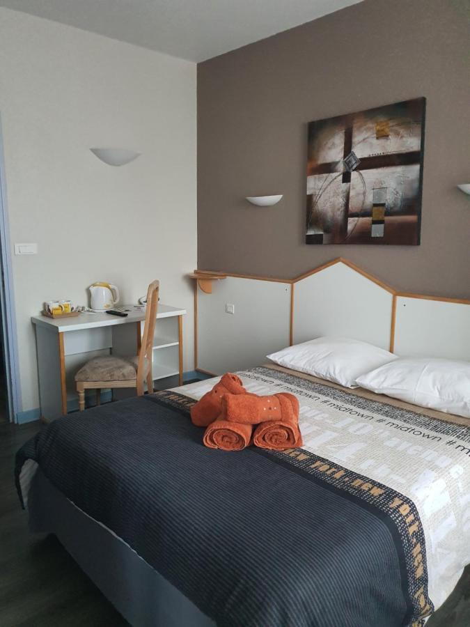 Hotel Du Centre Gueugnon Dış mekan fotoğraf