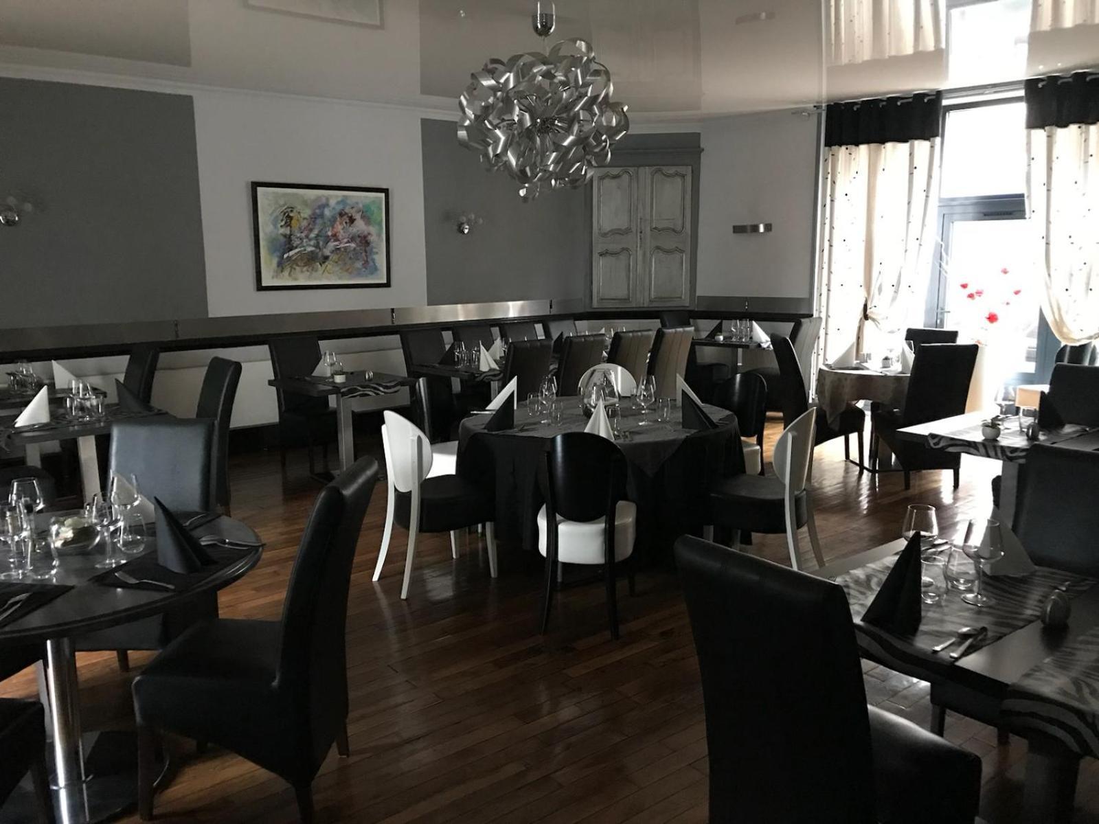 Hotel Du Centre Gueugnon Dış mekan fotoğraf