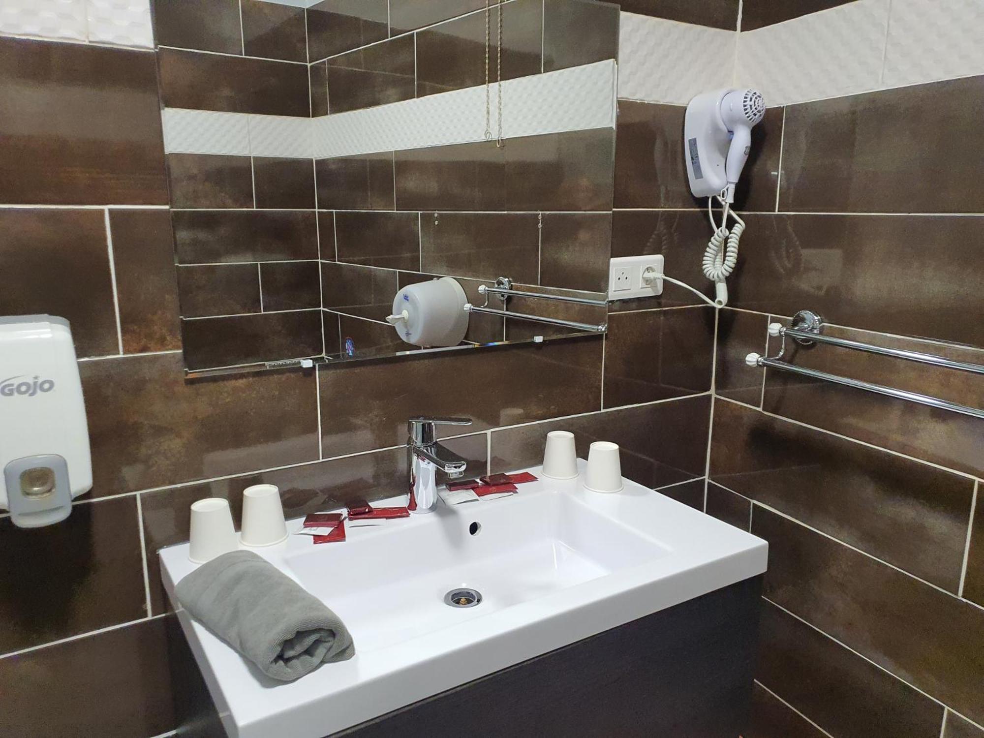 Hotel Du Centre Gueugnon Dış mekan fotoğraf